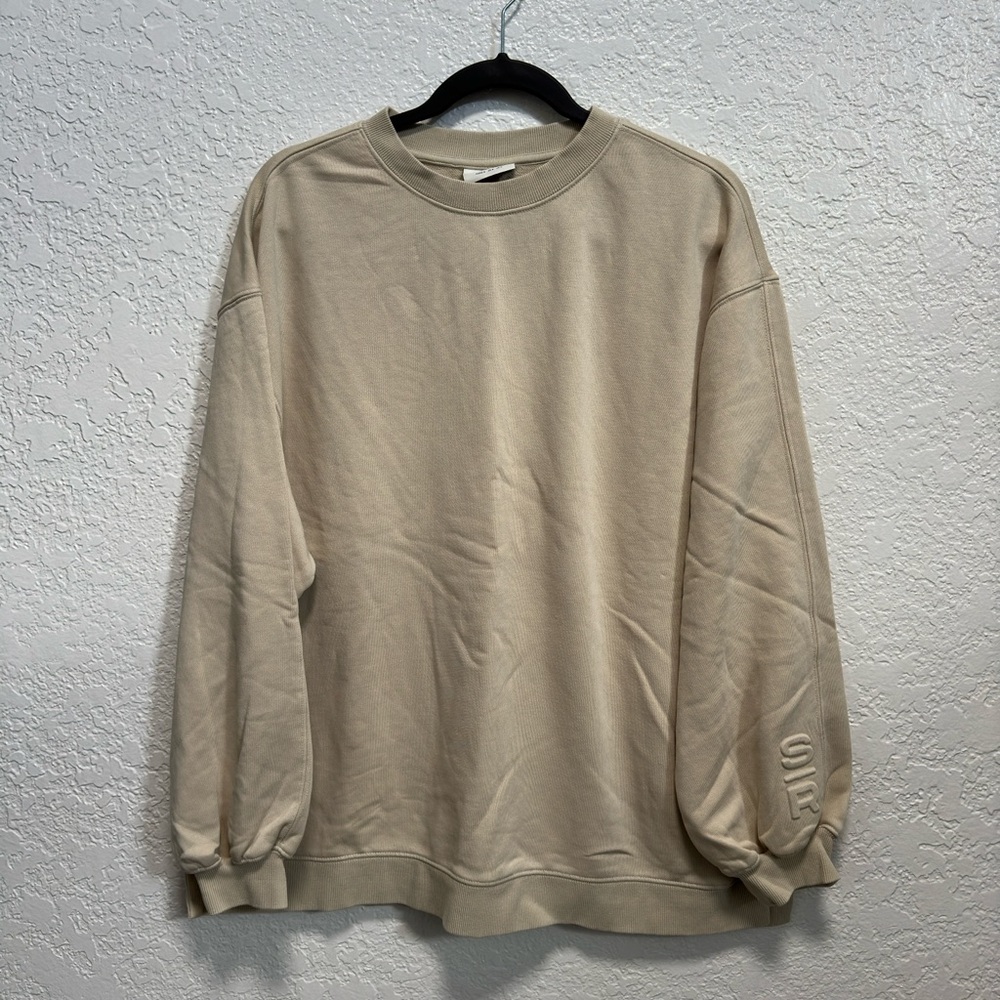 NWT stylerunner crew- Size S- color: cream